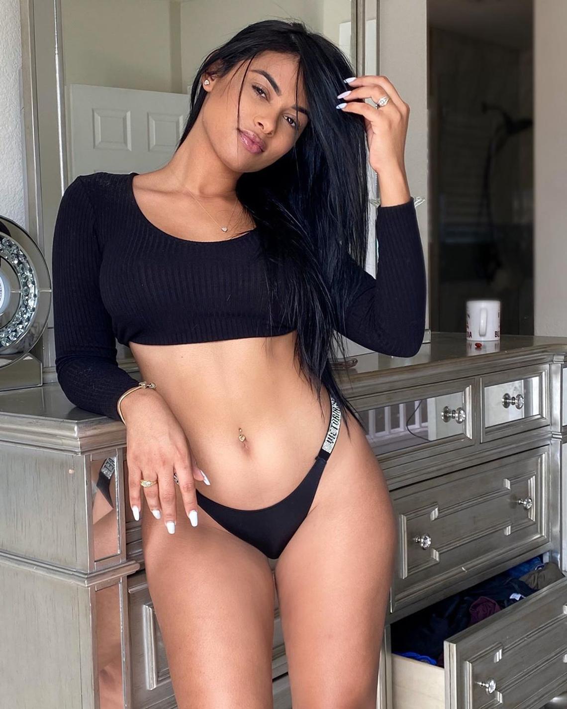 pretty latin girl Yakelin Perez